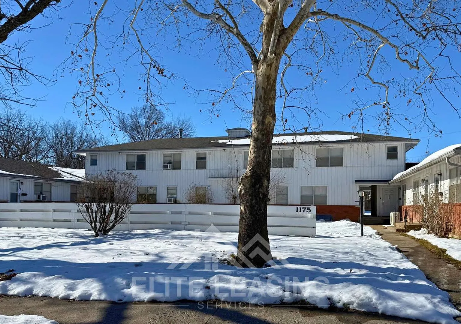 1175 SW Woodhull — Photo 1