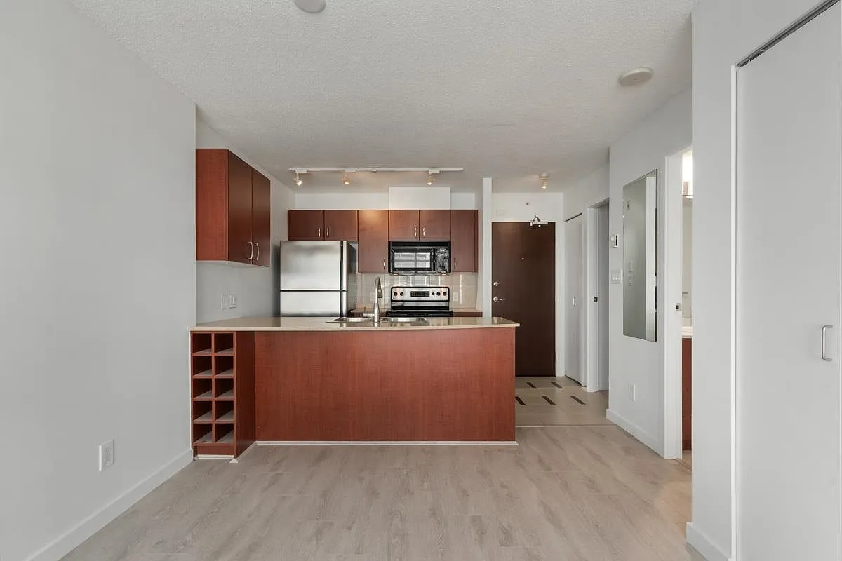 1 bed, 525 sqft, $2,450 — Photo 4