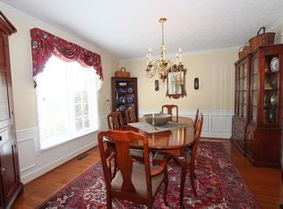 406 Beacon Ct, Avon Lake, OH 44012