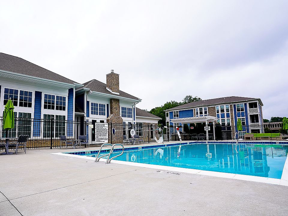 A perfect pool day, with the clubhouse and home just steps away.