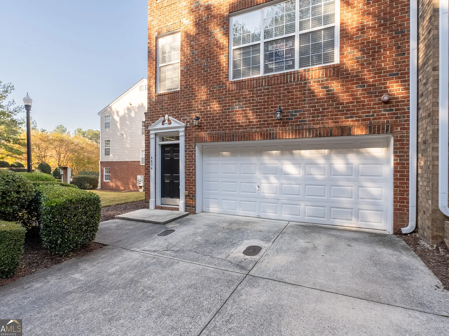 3 bed, 3.5 bath, 2542 sqft, $2,850 — Photo 4