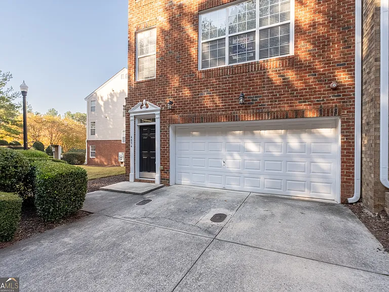 4674 Creekside Villas Way SE — Photo 4