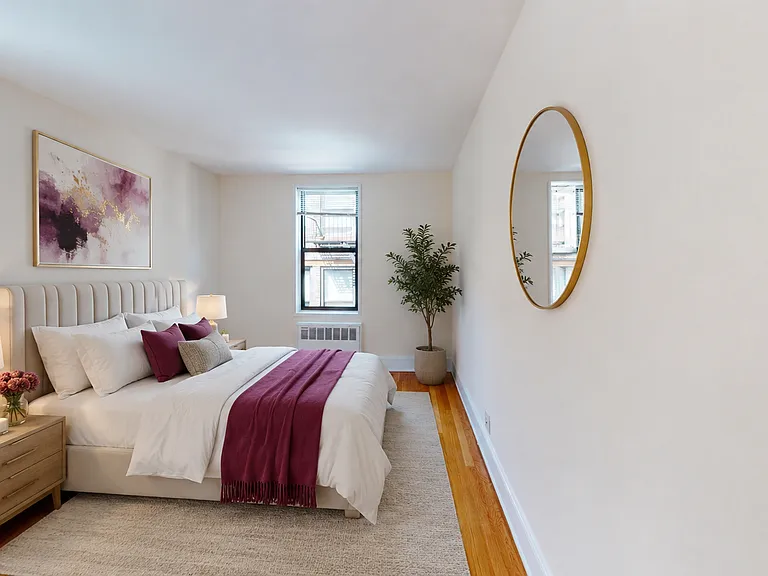 305 W 13th St #5L — Photo 2