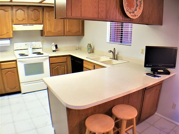 3rd image of 12212 N Paradise Village Pkwy S APT 427