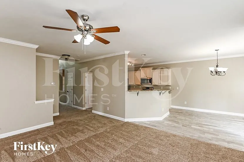 4 bed, 2.5 bath, 2532 sqft, $2,755 — Photo 4