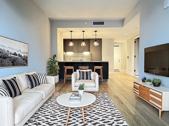 3rd image of 218 W 103rd St #7B