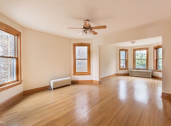 3rd image of 2545 W Argyle St