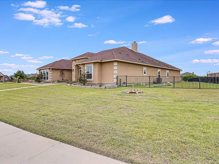 6241 Lago Vista Dr — Photo 60
