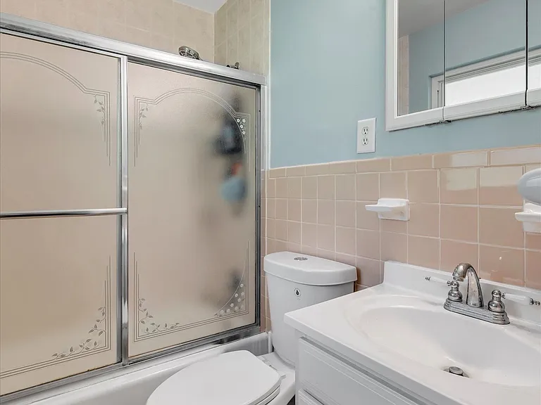 322 Spring Meadows Dr — Photo 16