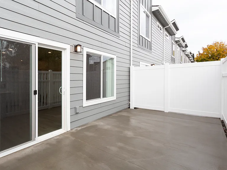 Prairie Pointe Apartments and Townhomes — Photo 92