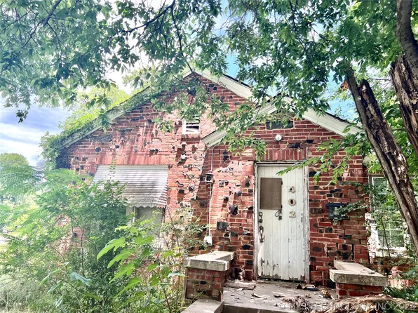 402 E Broadway St, Konawa, OK 74849