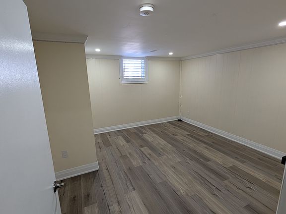 5th image of 3263 Cawthra Rd