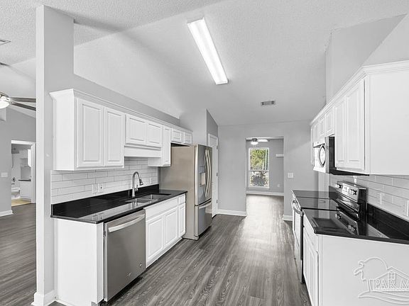 5th image of 1068 Joaquin Rd