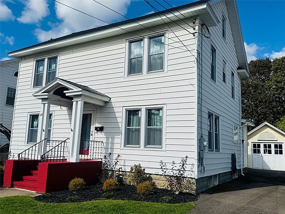 3rd image of 11 Utica Ave