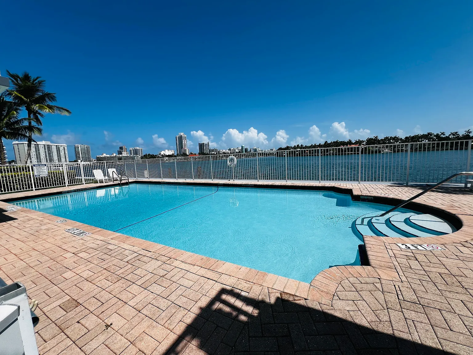 2 bed, 1150 sqft, $3,250 — Photo 2