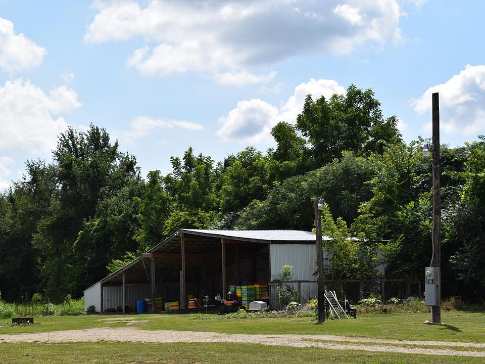 2nd image of 60121 County Road 380
