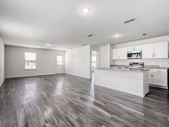 4th image of 429 Shorty St