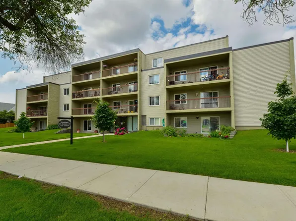 11026 106th St NW #401, Edmonton, AB T5H 2Y4