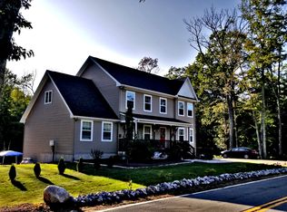 82 Reservoir Rd, Glocester, RI 02814