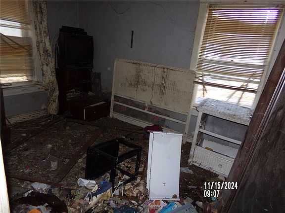 5th image of 3455 E 7th St