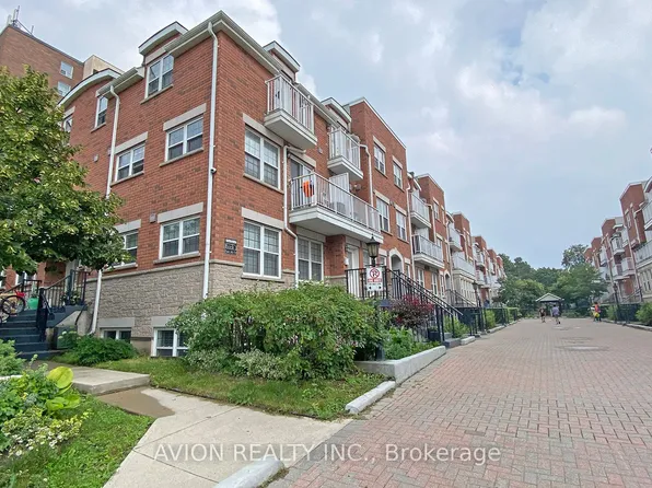 37 Four Winds Dr Unit 111, Toronto, ON M3J 1K7