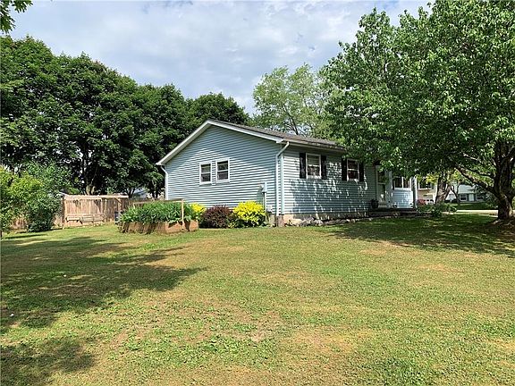 2nd image of 721 Pineview Dr