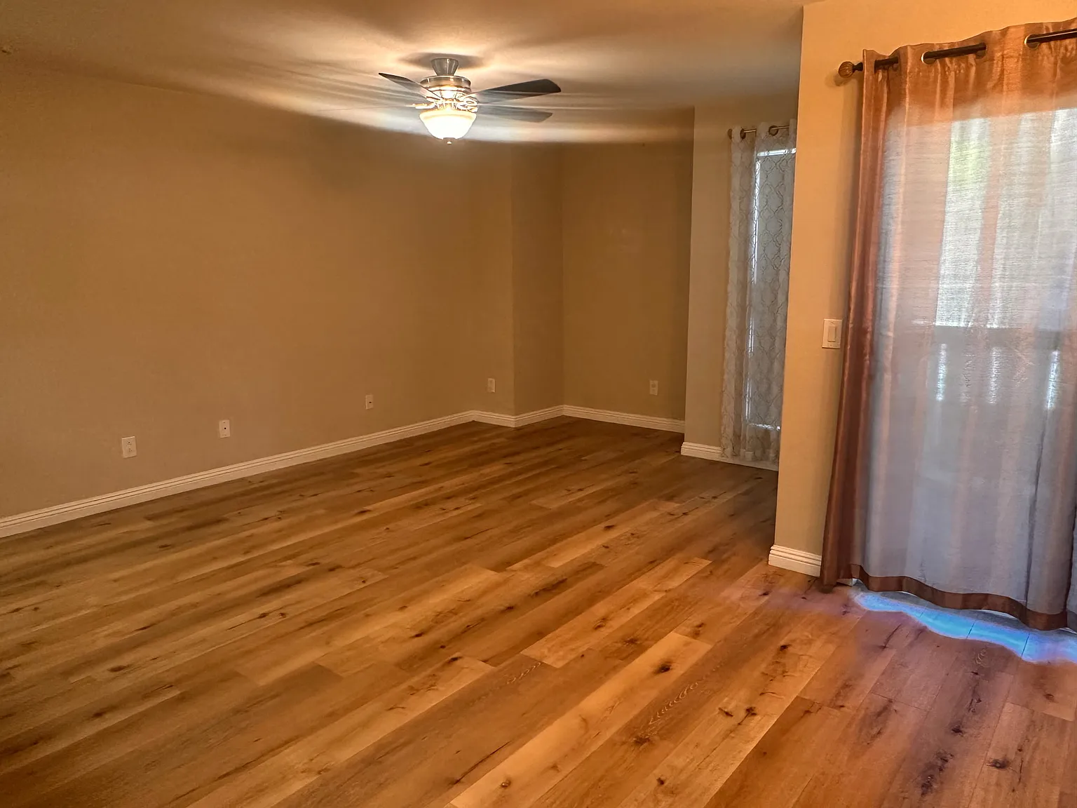 200 E Southern Ave — Photo 3