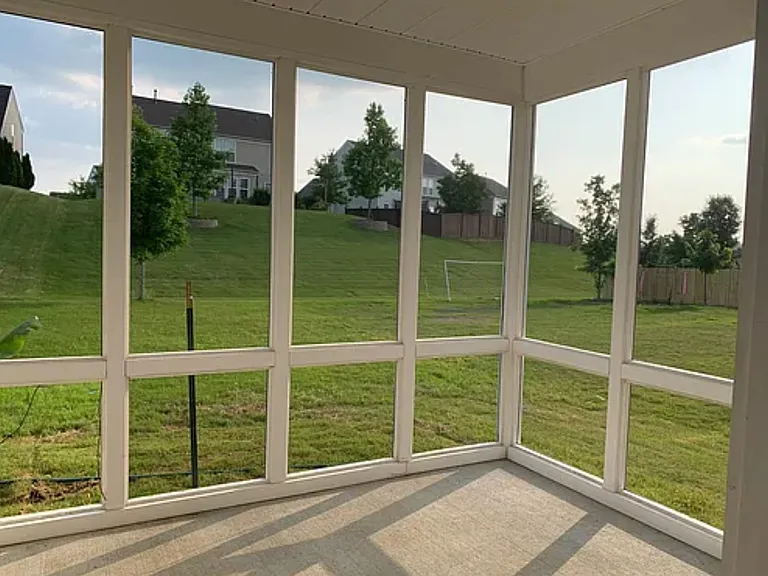 428 Valleyview Dr — Photo 3