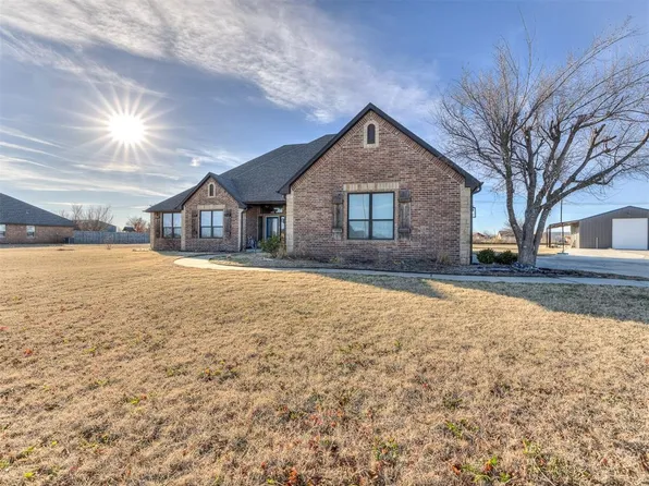 699 Shirley Ln NE, Piedmont, OK 73078
