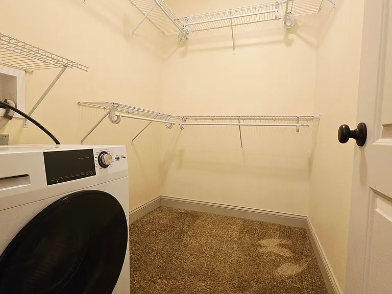 1404 E State St Apartments — Photo 5