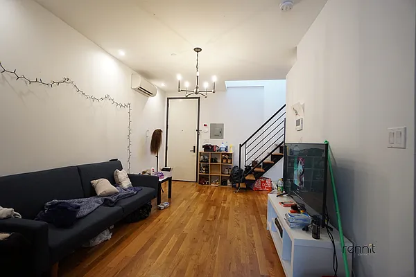 Rented by Rennit Inc. | media 19