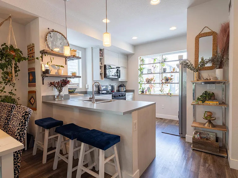 5565 W 10th Ave — Photo 5