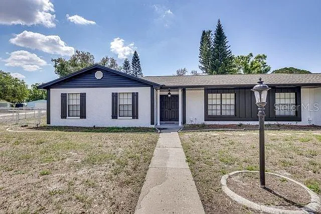 3 bed, 2.0 bath, 1640 sqft, $3,150 — Photo 2