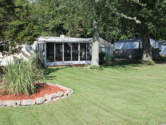 2nd image of 2247 Parker Dr