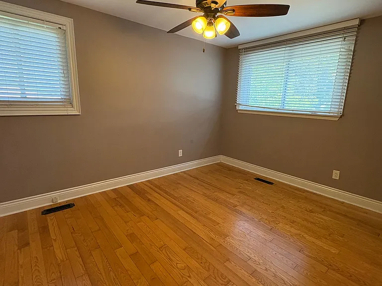 58 Devins Dr #UPPER LEVEL — Photo 10