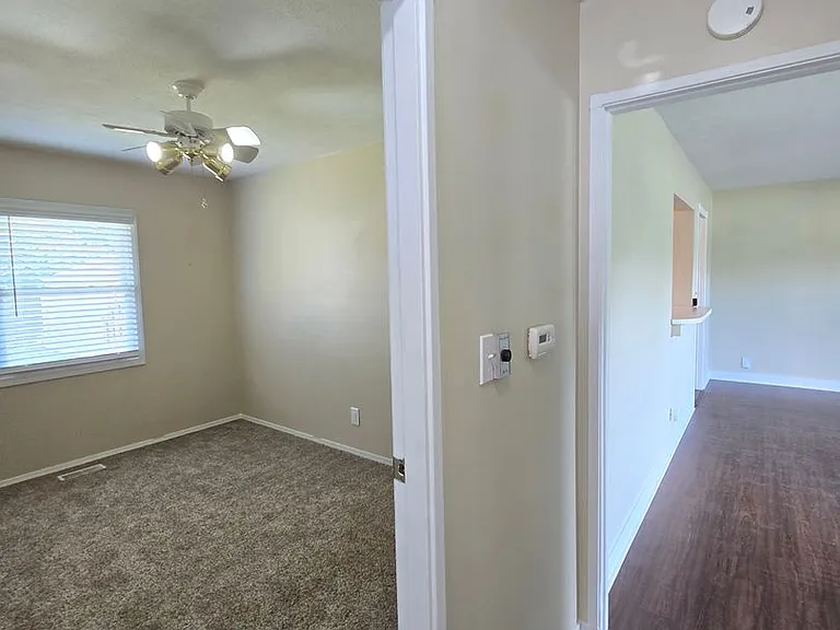 9809 Old Six Mile Ln — Photo 23