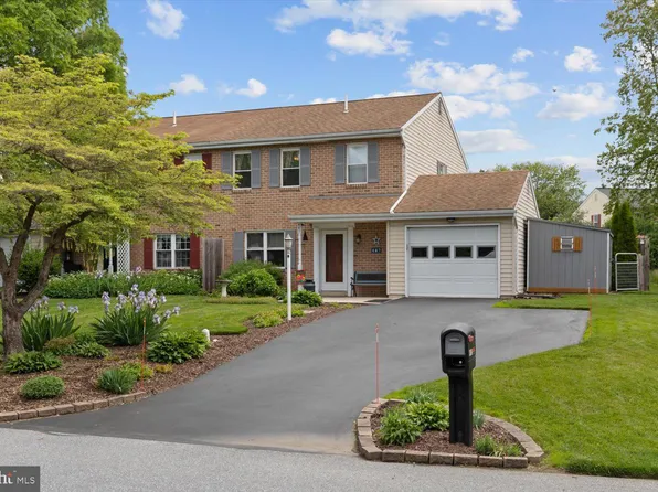 487 Crosswinds Dr, Lititz, PA 17543
