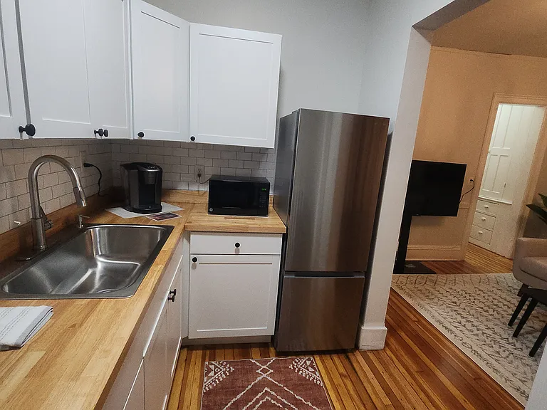484 Madison Ave #2 — Photo 7