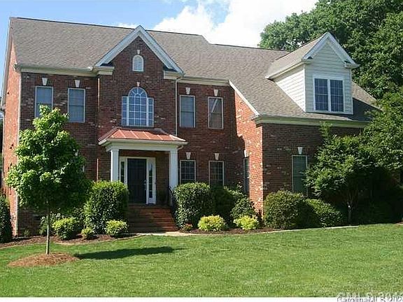 3rd image of 4405 Cedar Hill Ct