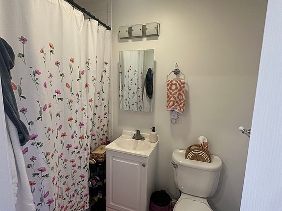 5th image of 70 Joy St APT 10