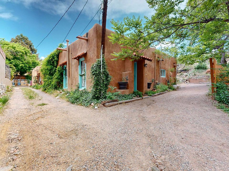 1st image of 601 1/2 Paseo De Peralta #C & B-a