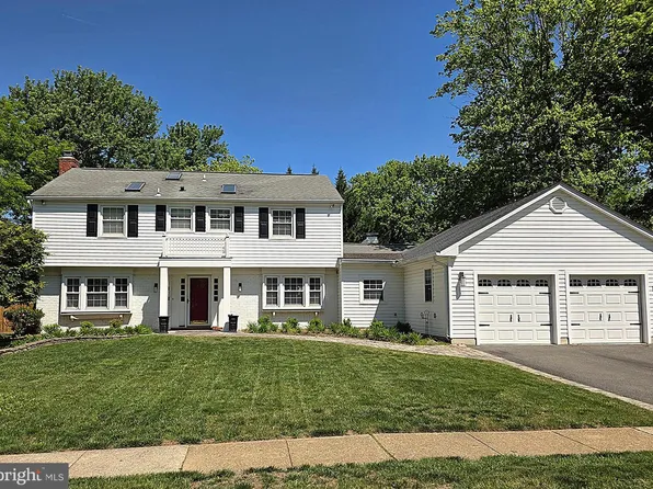 13008 Melville Ln, Fairfax, VA 22033