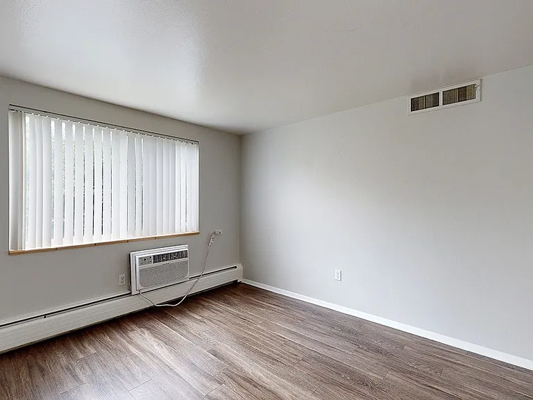 South Majestic — Photo 20