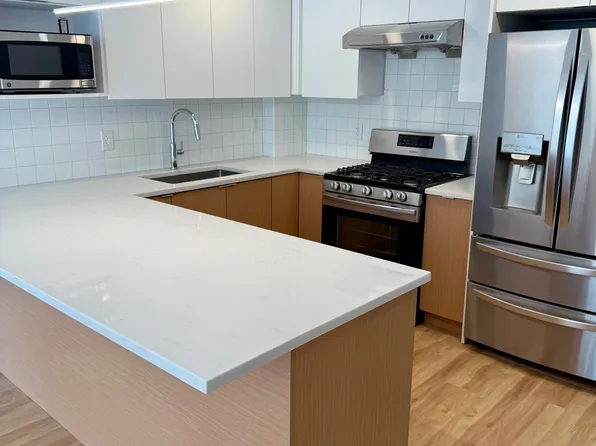 175 Monroe Street image 2 of 11