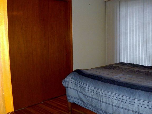 2nd image of 2223 Allan St
