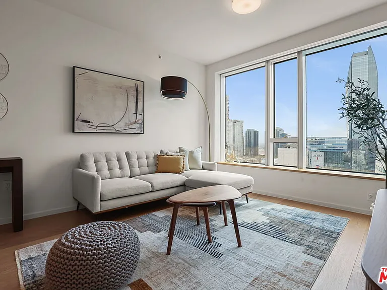 889 Francisco St #2602 — Photo 7