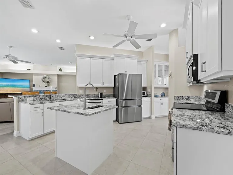 Butlers Crest Dr — Photo 22