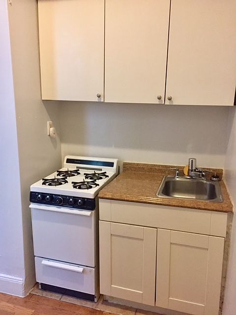 2nd image of 140 E 16th St APT 7D