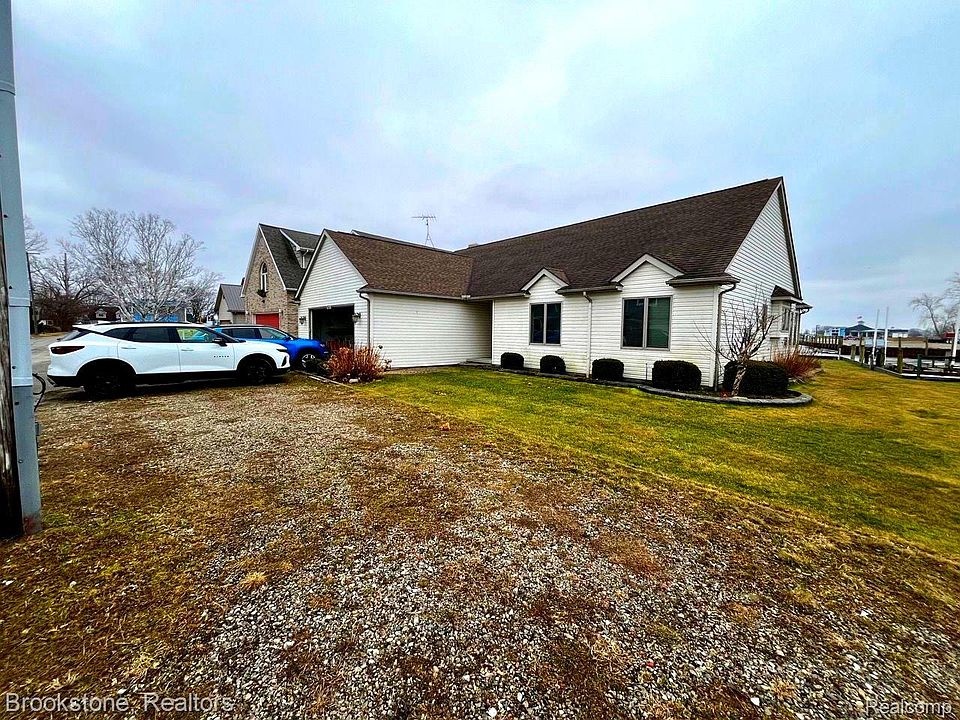 1st image of 7825 Stark Dr