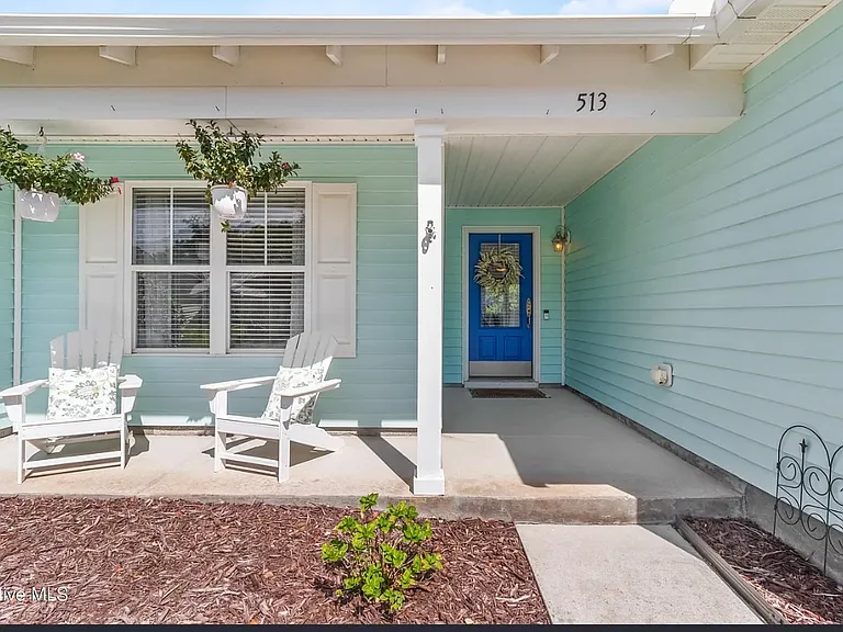 513 Catamaran Dr — Photo 4